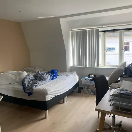 In The Middle Of The In Apartman *